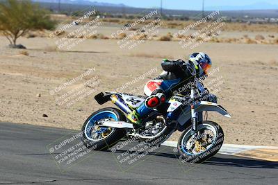 media/Jan-09-2022-SoCal Trackdays (Sun) [[2b1fec8404]]/Turn 8 (1045am)/